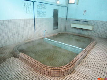 日の出温泉浴槽.jpg