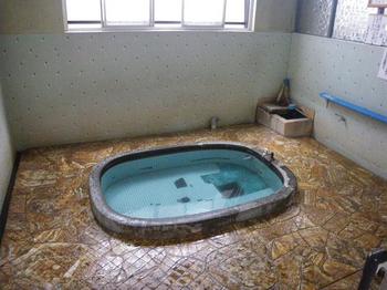 祇園温泉浴槽.jpg